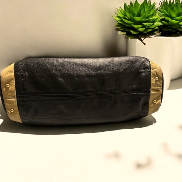 🔥 RARE Chanel Olsen Lambskin Hobo Bag - Picture 16 of 16